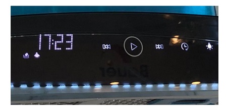 bảng điều khiển cảm ứng của máy hút mùi Canzy CZ MLH870