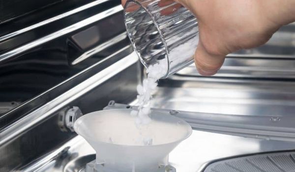 Hướng dẫn cách sử dụng máy rửa bát Canzy 1 Bước 1_ Bổ sung chất tẩy rửa