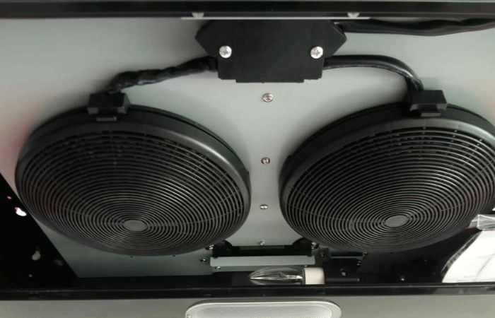 Bước 5_ Lắp bộ lọc than hoạt tính mới vào máy hút mùi Cany