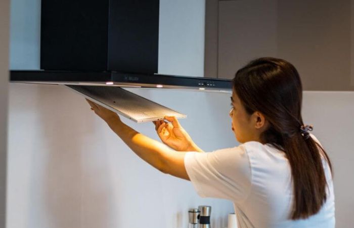 Bước 6_ Lắp lại lưới lọc