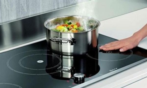 Tìm hiểu bếp từ là gì? Có an toàn không? Ưu- nhược điểm 3 Mặt kính bếp từ không nóng, không gây bỏng